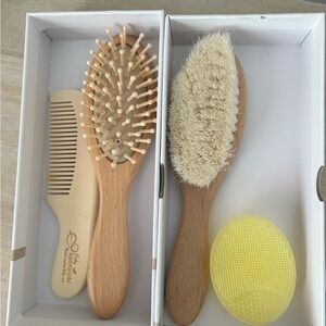 Natural Wooden Baby Hair Brush and Comb Set with 8 Piece Child Lock Set